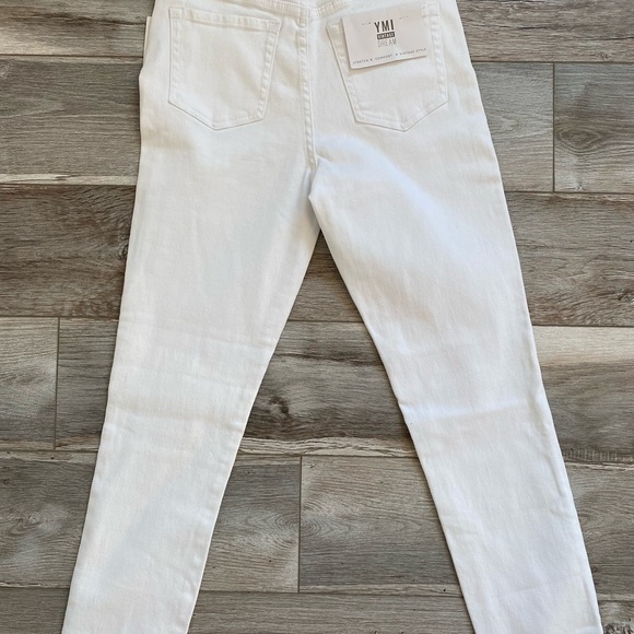 Woman’s YMI High Rise/ Dream Fit Ankle Distressed White Jeans size 9 - Picture 8 of 9